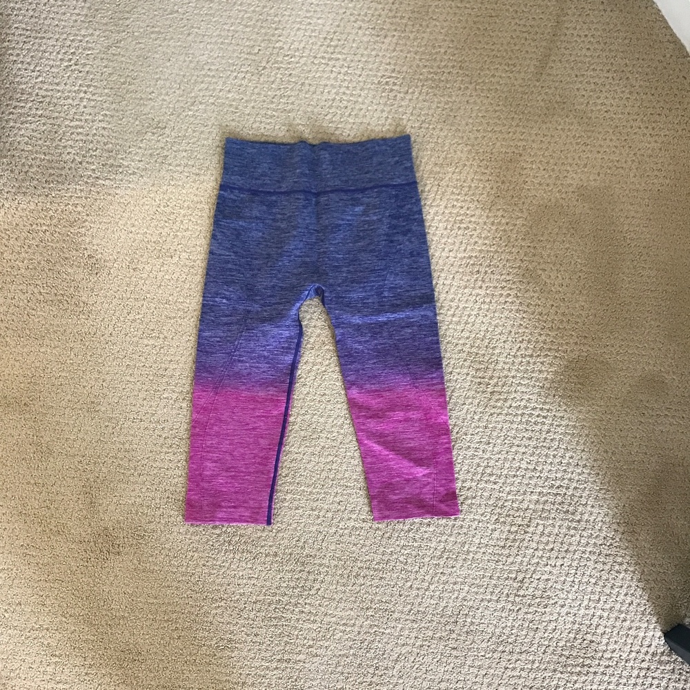 Live Electric Athletic Capri Leggings, Size M/L
